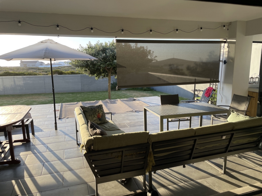 4 Bedroom Property for Sale in Pearl Bay Western Cape